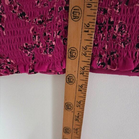 EUC WHITE HOUSE BLACK MARKET PINK FLORAL SURPLICE PLEATED SLEEVELESS TOP S - Picture 16 of 16